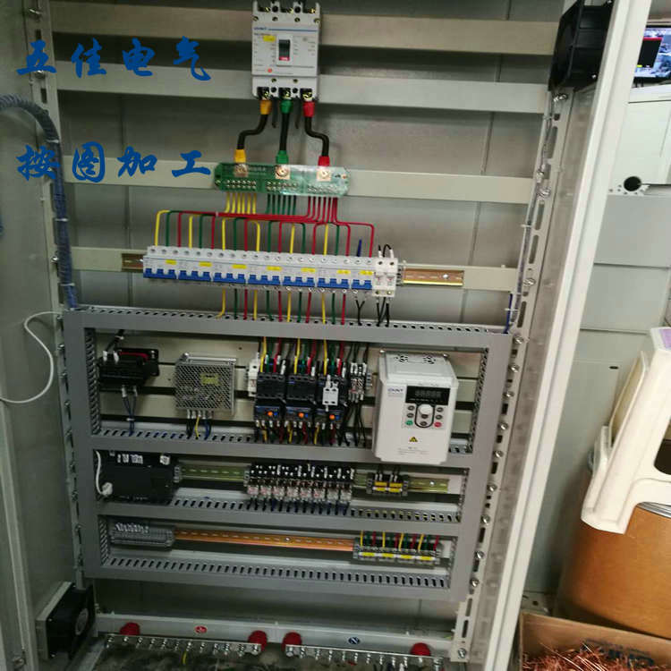 恒压供水控制箱 (1).jpg